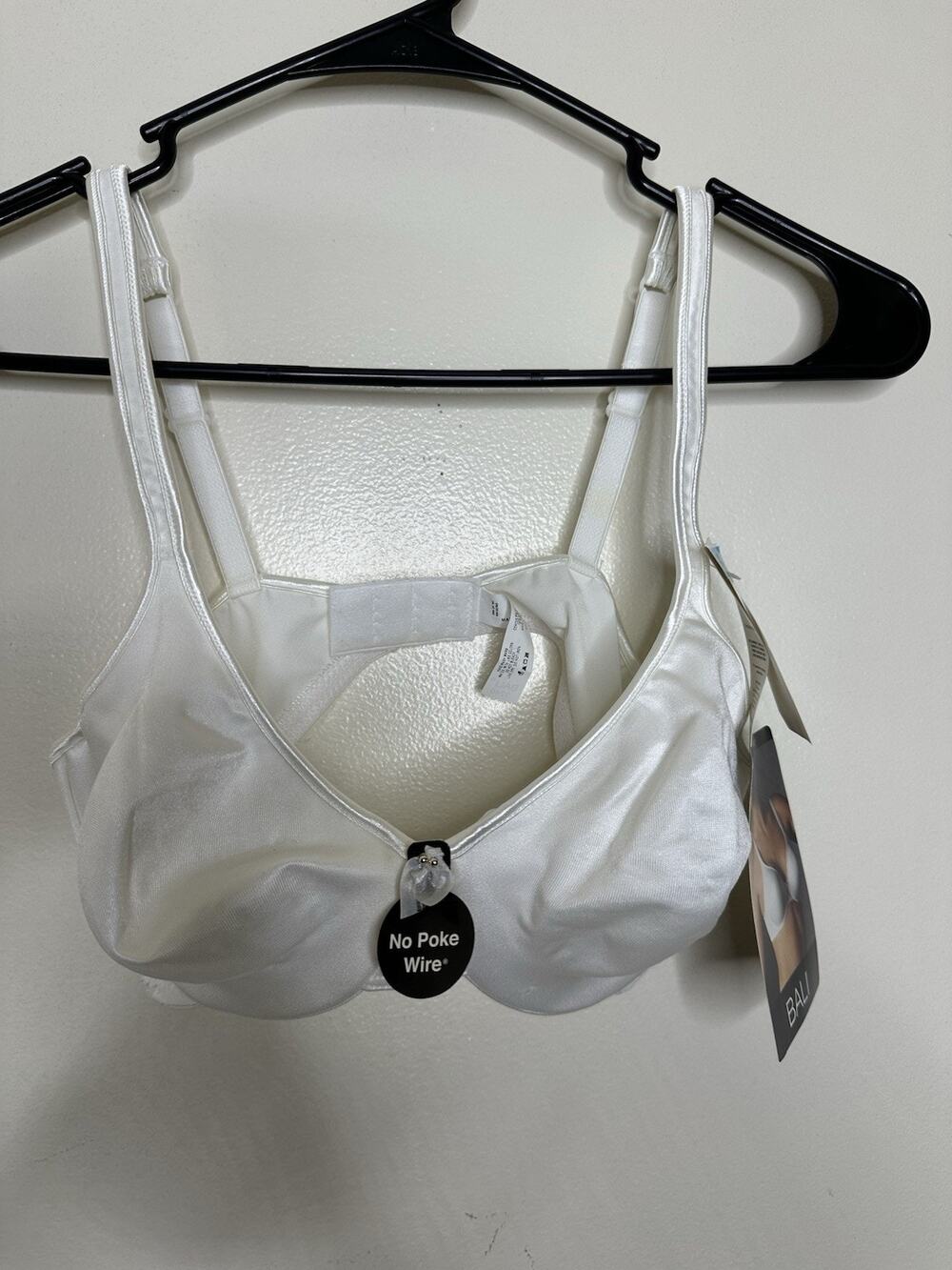 Bali NEW White Size 34C No Poke Wire Bra No Padding Feminine Bow Classic